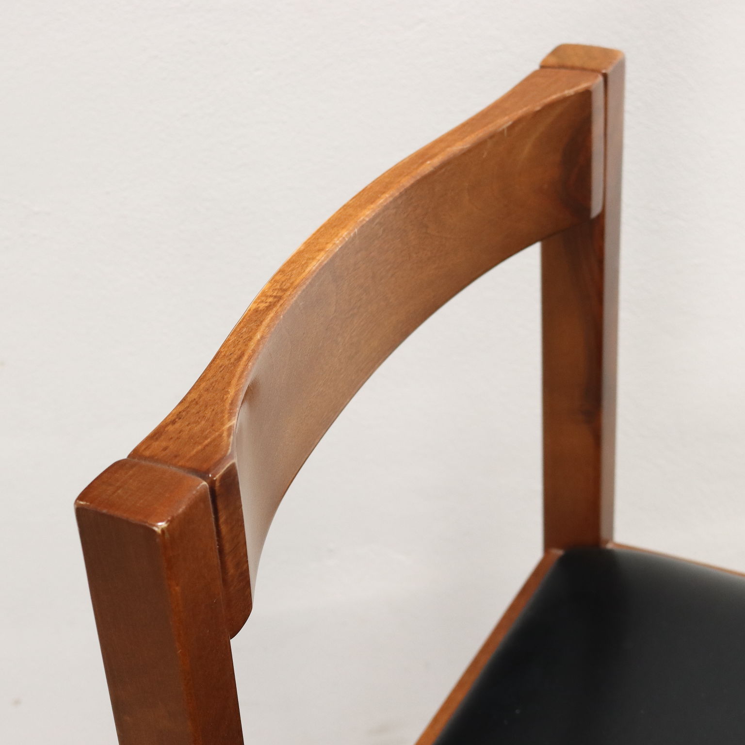 4 Vintage Stühle aus Buchenholz und Kunstleder der 70er Jahre